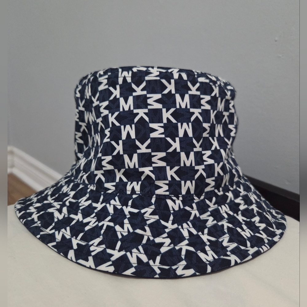 NWT Michael Kors Logo Jacquard Bucket Hat